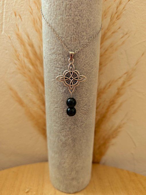 COLLIER PENDENTIF NOEUD DE SORCIERE SPINEL NOIR 8 mm