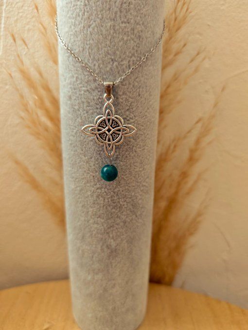 COLLIER PENDENTIF NOEUD DE SORCIERE APATITE  8mm